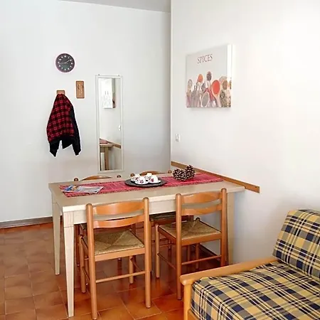 Hotel Flat 100mt From The With Sunny Balcony 3*