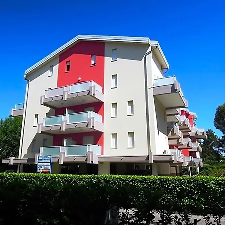 Flat 100mt From The With Sunny Balcony