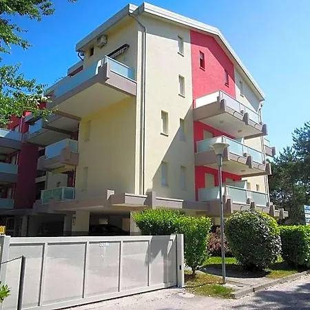 Flat 100mt From The With Sunny Balcony Бибионе